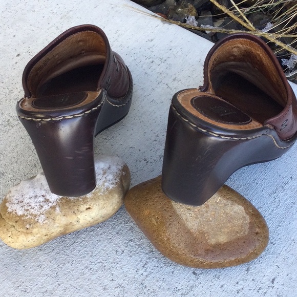 Super Cute & Comfortable Born Clogs - Picture 6 of 7
